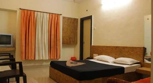 Hotel Laxmibai Palace- Only 300 miter from Sai Baba Temple, Забронировать Отель Недорогие отели штата Махараштры, недорого