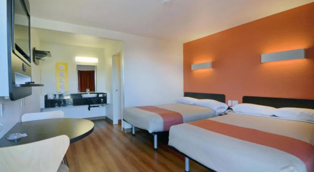 Четырёхместный номер Deluxe Motel 6-Palm Desert, CA - Palm Springs Area