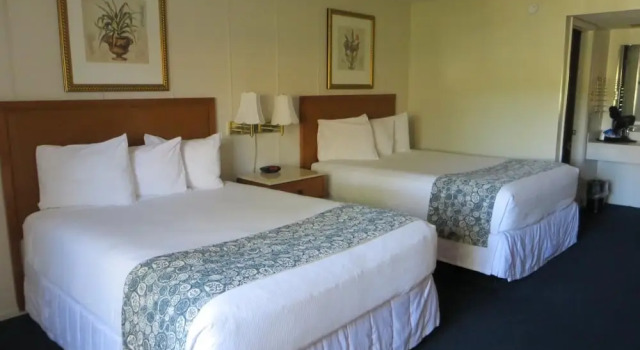 Четырёхместный номер Classic Central Motel - Inverness