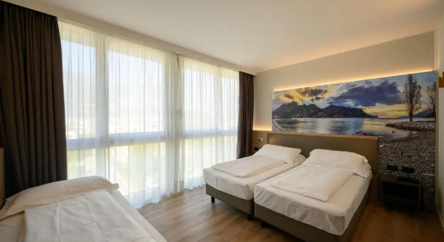 Run of House Ambassador Suite Hotel