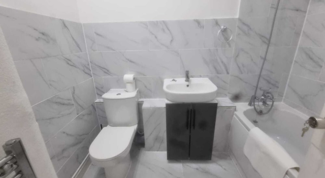 Апартаменты Comfort Extra Large One Bedroom Flat With Parking