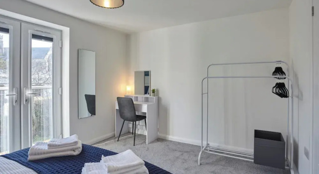 2022 Modern Home In Central Hayle With Parking, Varaa Lomakoti Mökit kohteessa Merseyside, Mökki