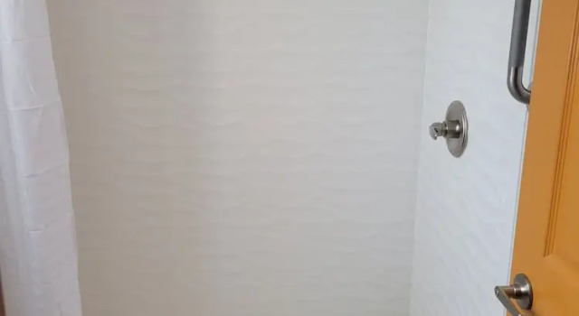 Четырёхместный номер Standard East Lake Inn