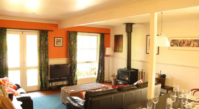 Коттедж с 2 комнатами Merrimeet Cottages