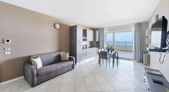 Residenza Miralago With Pool - Two-bedroom With Terrace, Забронировать Апартаменты/квартира Дезенцано-дель-Гарда озеро Гарда