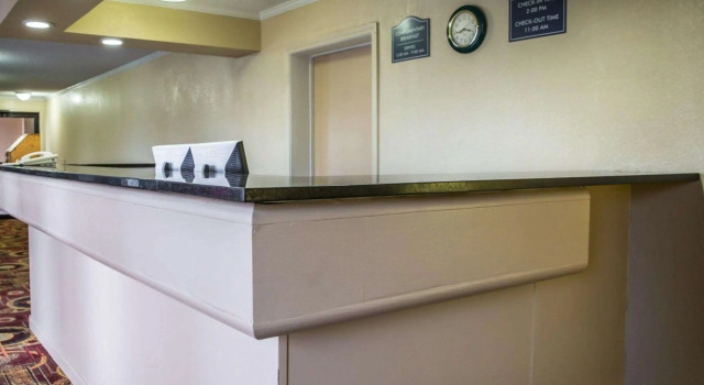 Rodeway Inn & Suites Plymouth Hwy 64, Забронировать Мини-отель Плимут Северная Каролина