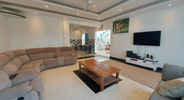 Butterfly House, Забронировать Вилла Отели Малинди 3 звезды, рядом с Betty's Boutique, 3*