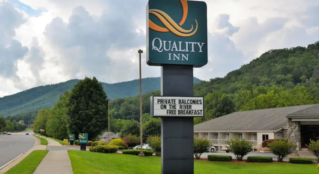 Quality Inn Cherokee Riverside, Забронировать Отель Чероки Аппалачи