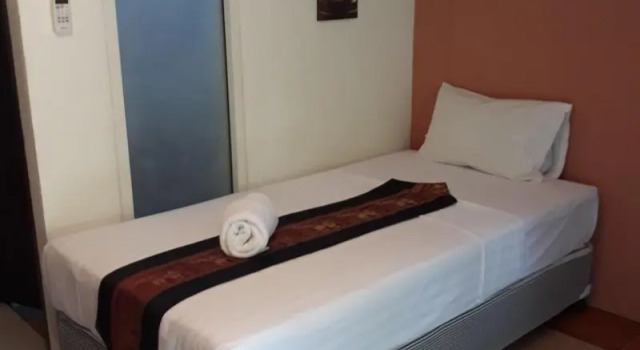 Porterhouse Beach Hotel