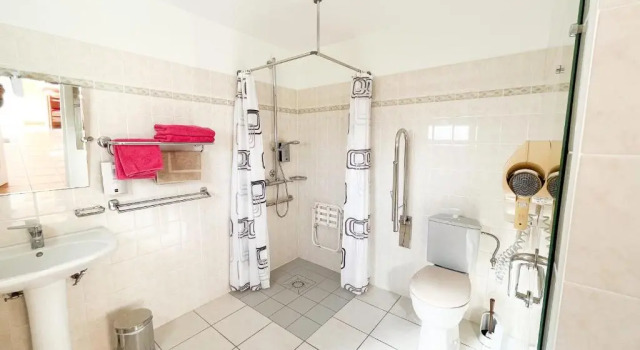 Трёхместный номер Standard Hôtel LHermitage