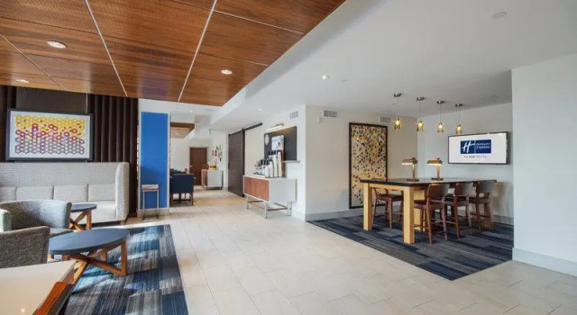 Кровать в общем номере Holiday Inn Express Mira Mesa San Diego by IHG