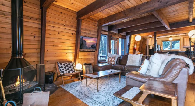 Коттедж Private Beach Access, Renovated, Pet Friendly Cabin - "pine Cone Haven" #108