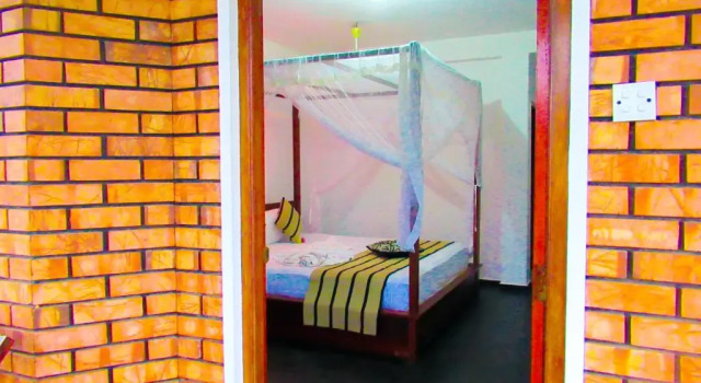 Shanika Beach Inn