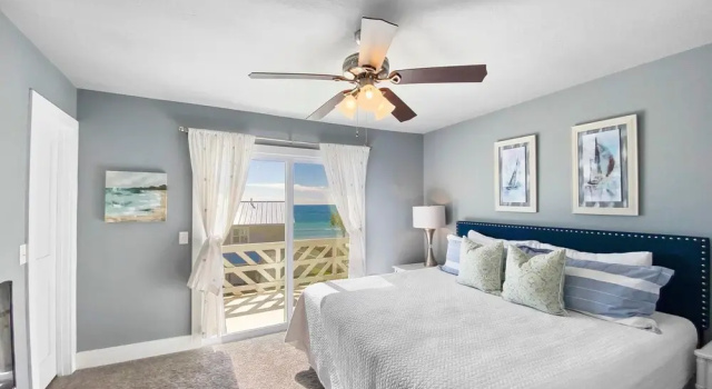 Shoreline Townhomes #10 - 2 Br townhouse by RedAwning
