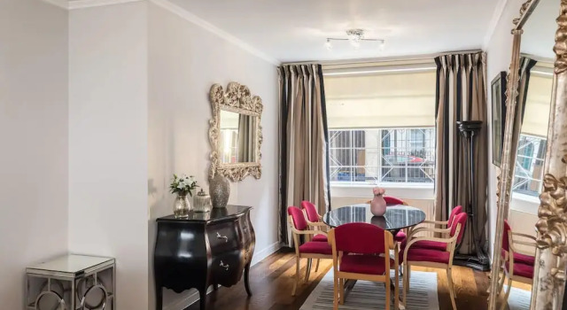 Апартаменты Picktheplace 3-bedroom Portman Square