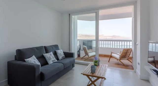 Luxury in frontbeach, Забронировать Отель Отели Лас-Пальмас-де-Гран-Канария с парковкой, рядом с Музей науки и техники, Парковка