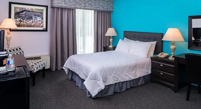 Номер Deluxe Days Inn by Wyndham Sudbury & Conference Centre