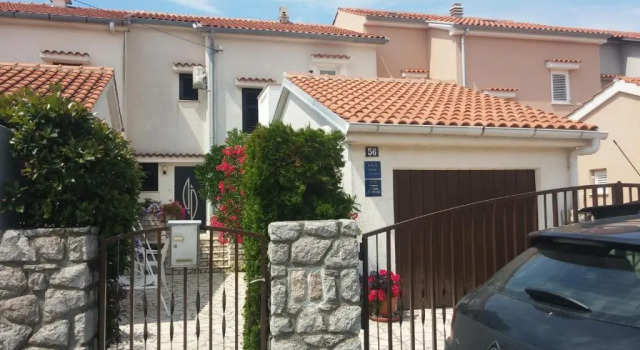Apartment Melina, Prenota Appartamento Hotel a Isole Quarnerine con parcheggio, Parcheggio