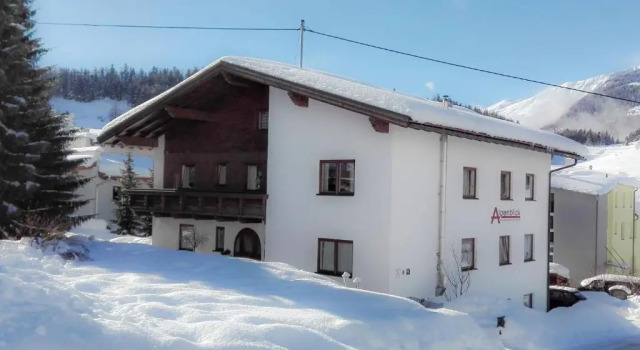 Alpenblick Appartements, Rezerwuj Apartament Hotele w Tyrol z parkingiem, Parking