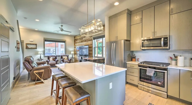 Коттедж с 3 комнатами Bozeman Stand-alone Home w/ River Access!