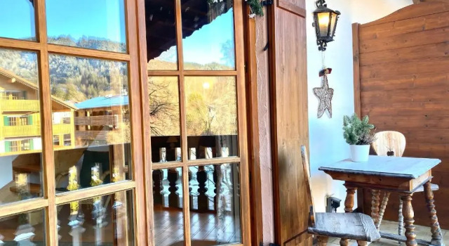 Апартаменты c 1 комнатой Ferienwohnung am Tegernsee - 2min zum See, unter dem Dach und urgemütlich