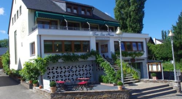 Weinhotel Lenz, Забронировать Отель Отели Хунсрюк с парковкой, Парковка