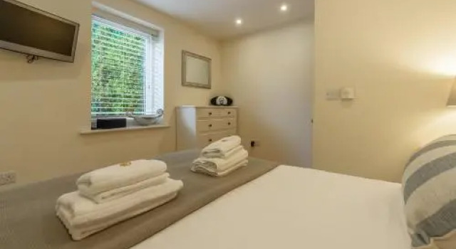 6 Sandy Lane
