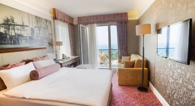 Трёхместный номер Deluxe с балконом и с видом на море Mell Hotel