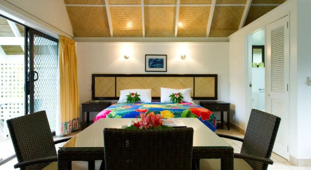 Bungalow Palm Grove