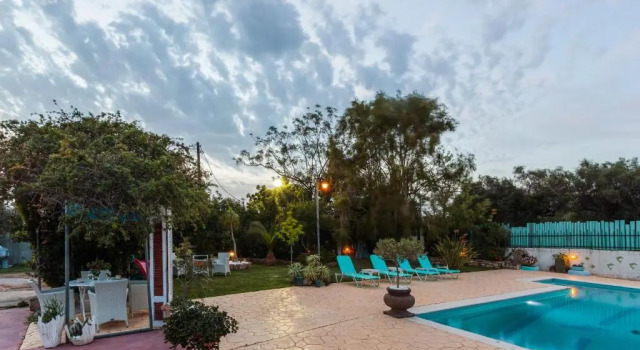 Beachfront luxury villa-Private pool,Garden Heaven, Rezerwuj Hotel Trifylia Messenia Regional Unit