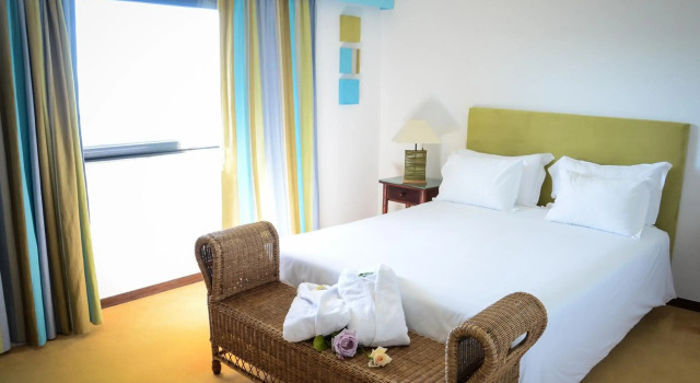 Hotel Golf Mar, Rezervovat Hotel Hotely v Oeste s parkováním, Parkování