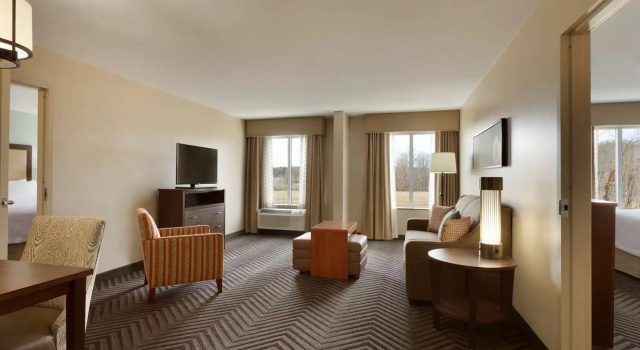 Люкс с 2 комнатами Homewood Suites by Hilton Kalamazoo-Portage
