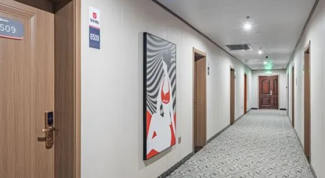 Junyi Chain Hotel (Zhongdou Dajie), Prenota Hotel Hotel a Shandong con parcheggio, Parcheggio