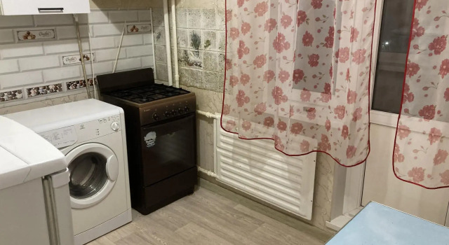 Apartments on 40 let Pobedy street 52, Prenota Appartamento Hotel a Udmurtia con parcheggio, Parcheggio