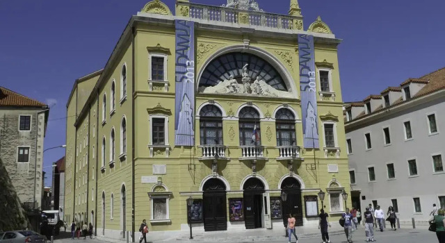 Apartment Ave Caesar, Prenota Appartamento Splitska 