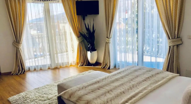 Вилла Frenchie’s House