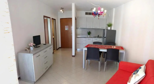 Nuovo fronte spiaggia, terrazza sul mare e piscina, Book Lejlighed Hoteller i Friuli Venezia Giulia med parkering, Parkering