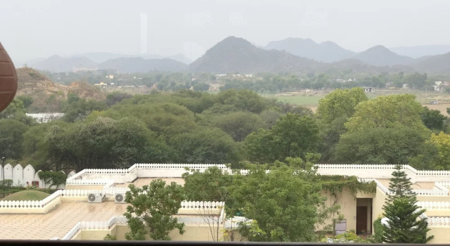 Двухместный люкс Le Meridien Jaipur Resort & Spa