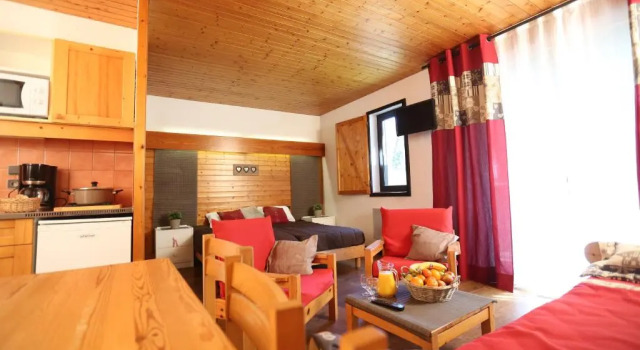Апартаменты с 2 комнатами Village Club Les Tavaillons