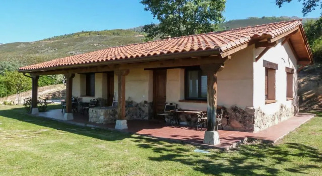 Коттедж c 1 комнатой Finca La Sayuela