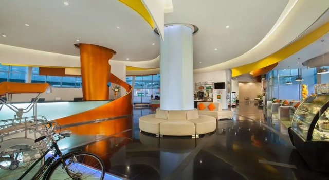 Люкс HARRIS Hotel & Convention Festival Citylink Bandung