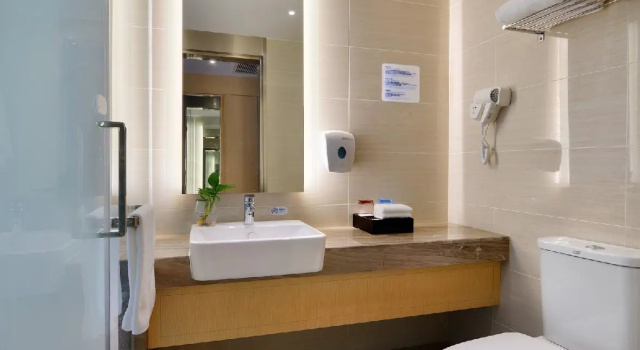 Двухместный номер Standard Holiday Inn Express Chengdu Tianhe by IHG