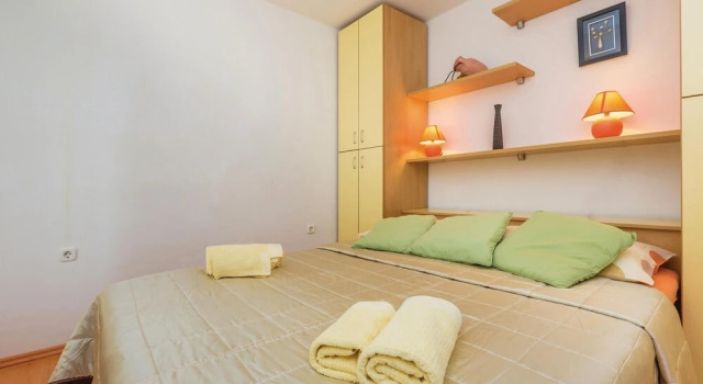 Nice Home in Karlobag With Wifi and 2 Bedrooms, Book Apartment Karlobag Lika-Senj County