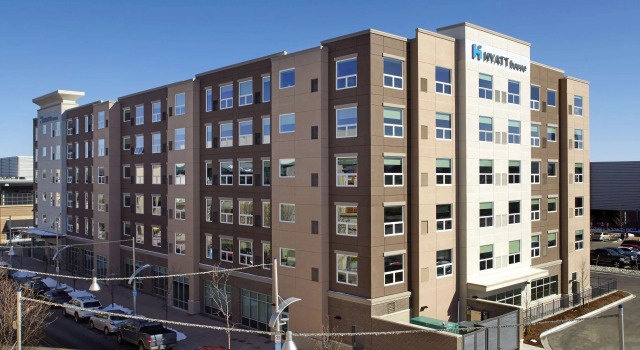 Hyatt House Denver/Lakewood at Belmar, Book Hotel Hoteller i Lakewood med pool, Swimmingpool