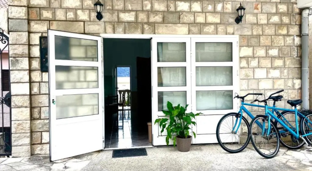 Apartment Vladan, Book Lejlighed Hoteller i Kotor Riviera med parkering, Parkering