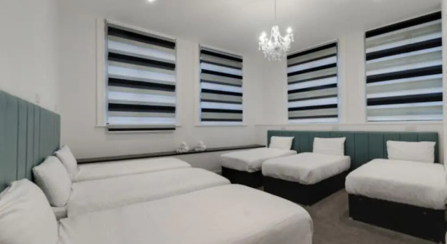 Апартаменты Comfort Temple Court Cavern Quarter Apartments by Happy Days