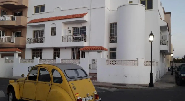 central luminous cute studio by the beach & harbour
