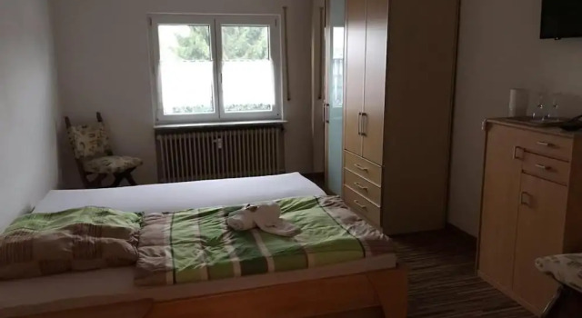 Frankenstube, Забронировать Отель Нидда 