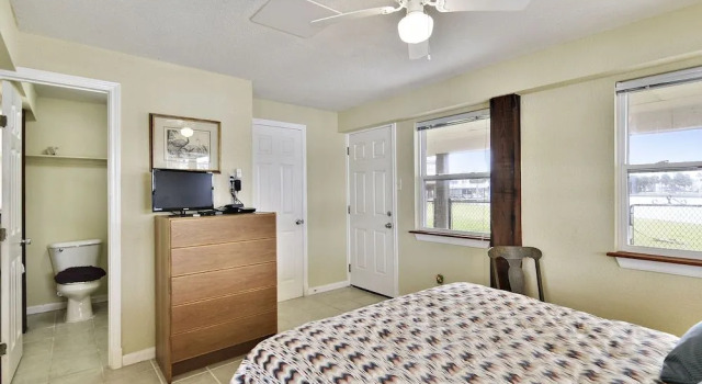 Prager Bay View by RedAwning, Varaa Hotelli Jamaica Beach USA