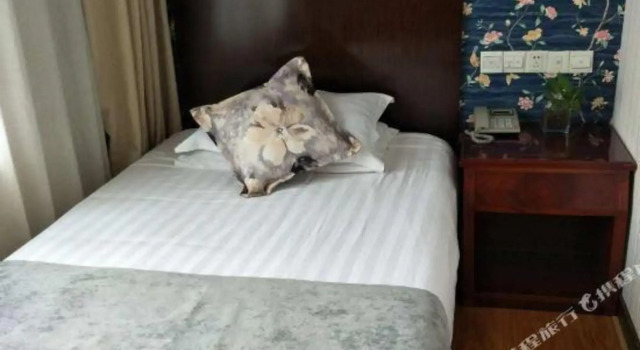 Taihua Business Hotel (Shijiazhuang Xinbai Plaza MixC Branch), Book Hotel Xinhua 